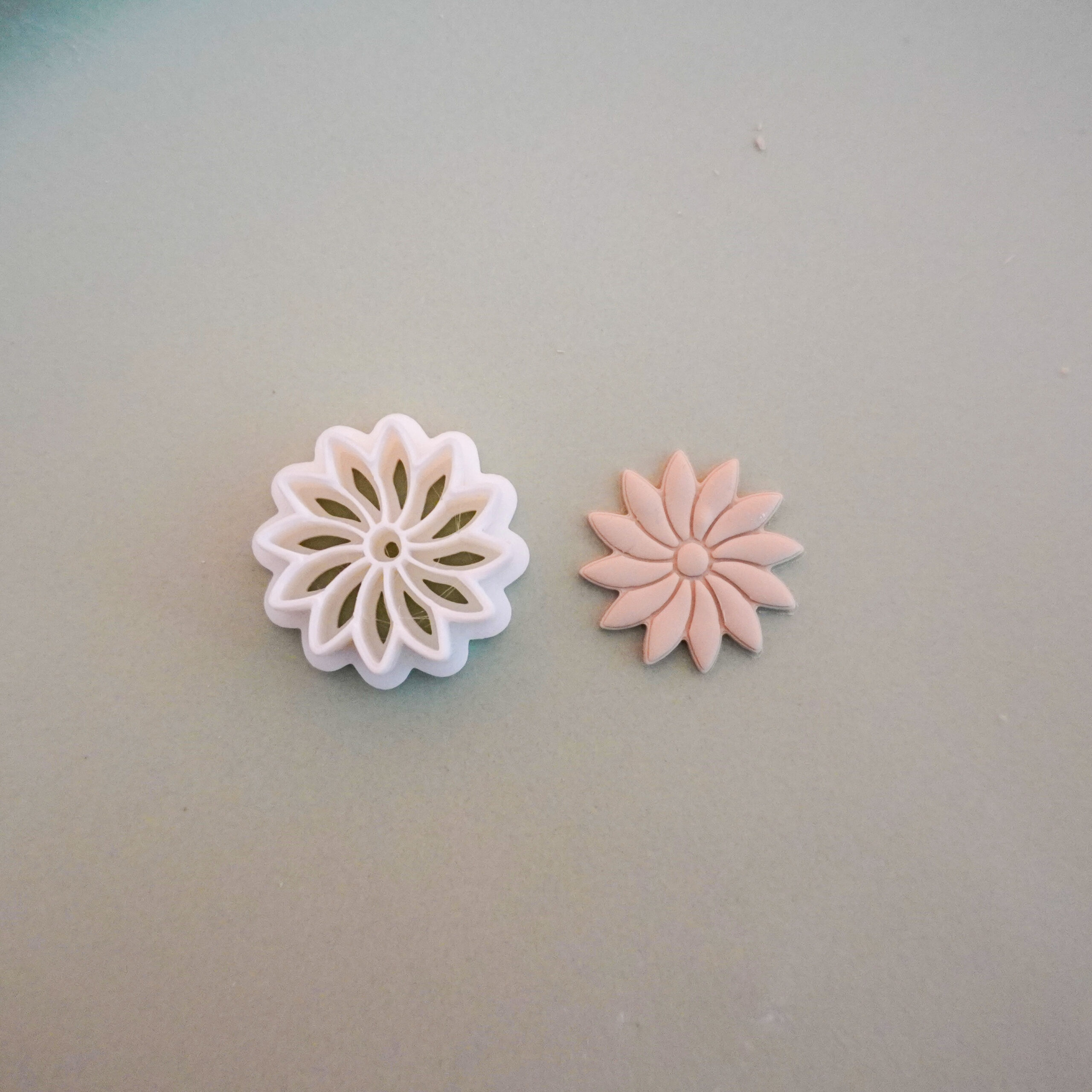 Clay Cutter #21 Flower - imagine 2