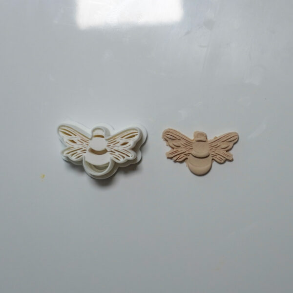Clay Cutter #44 Bumblebee