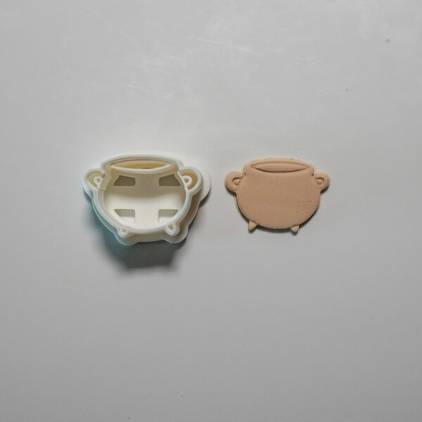 Clay Cutter #217 Cauldron