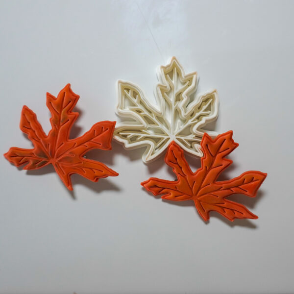 Clay Cutter #227 Maple Leaf Brooch