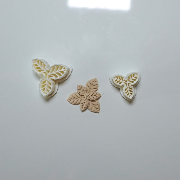 Clay Cutter Set #238 Holly - imagine 2