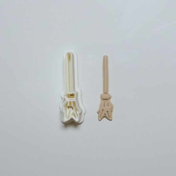 Clay Cutter #320 Witch's Broom