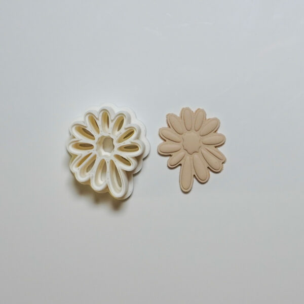 Clay Cutter #305 Flower