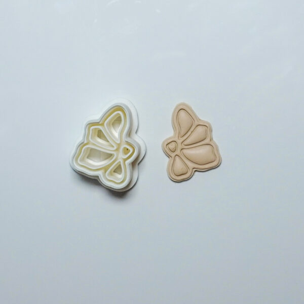 Clay Cutter #332 Flower